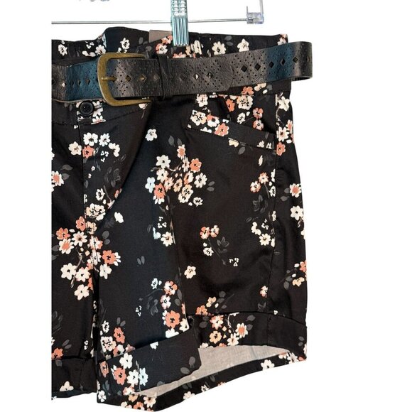 Torrid Womens Black Floral Cuffed Shorts With Perforated Belt Size 18 Cotton - Picture 2 of 6